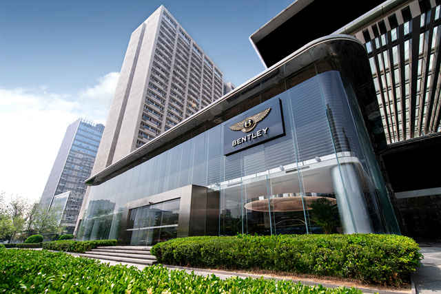 賓利汽車中國經銷商店全面恢復營業 首批全新飛馳在華實現客戶交付 (2).jpg